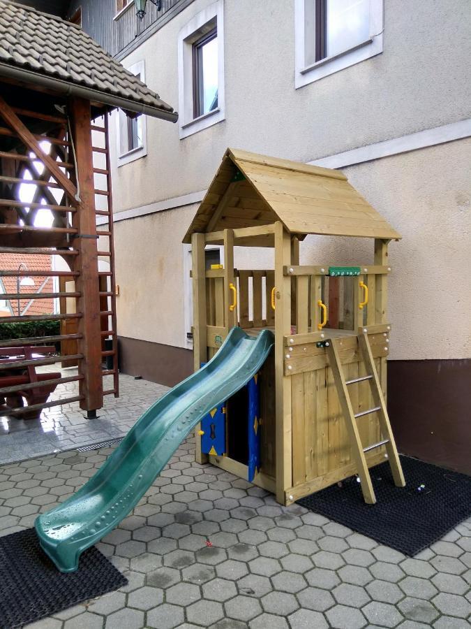 Gostilna Pension Blegos Poljane nad Škofjo Loko Εξωτερικό φωτογραφία